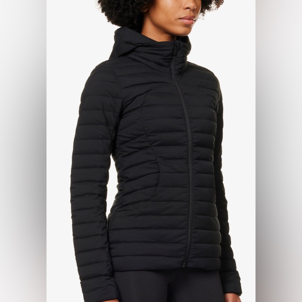 LULULEMON Pack It Down jacket never worn size 12 fits M/L